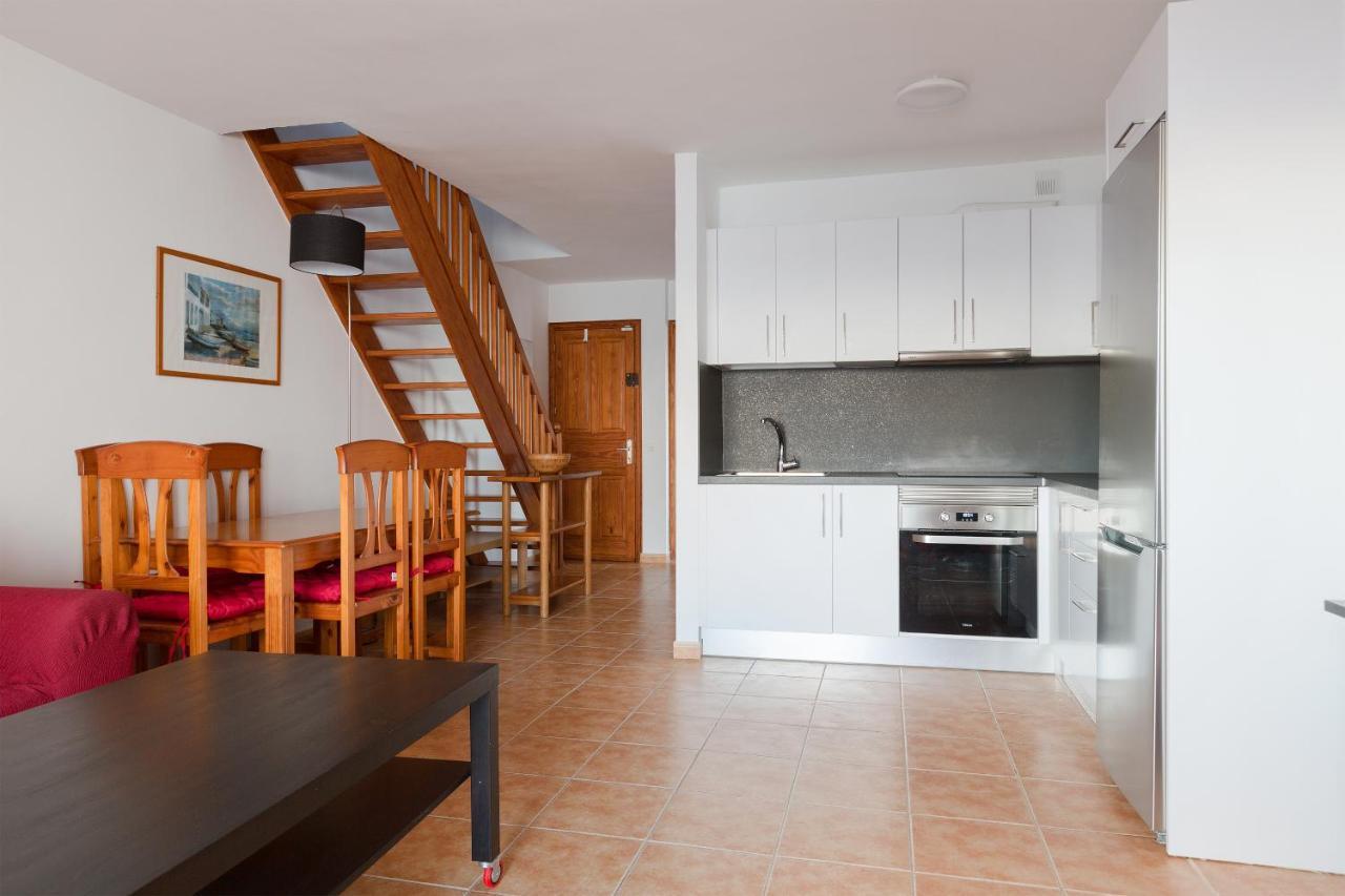 Daruma Apartments 2-Bedroom Duplex With Sea Views Коста Тегисе Екстериор снимка